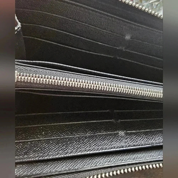 Louis Vuitton Electric Leather Clutch/Wristlet - Picture 10 of 16